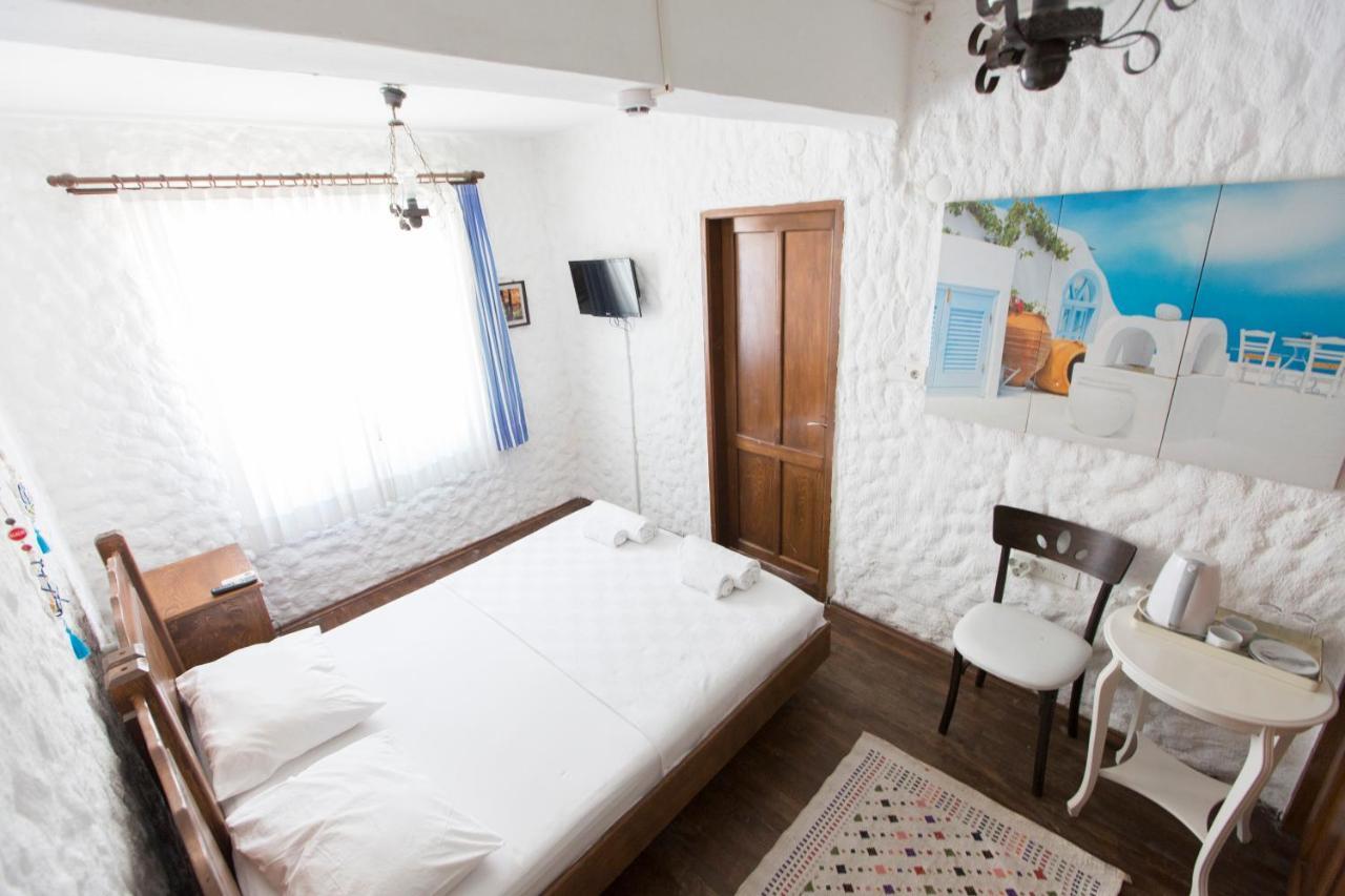 Bed and Breakfast Ala Baykus Alaçatı Esterno foto